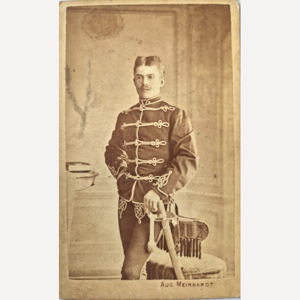 Portret de ofițer în uniformă de husar