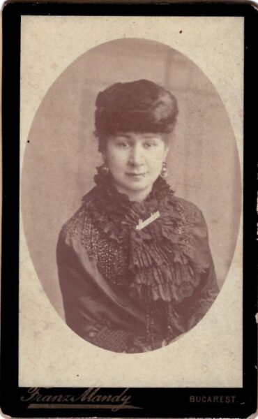 Portret de femeie, CDV Franz Mandy
