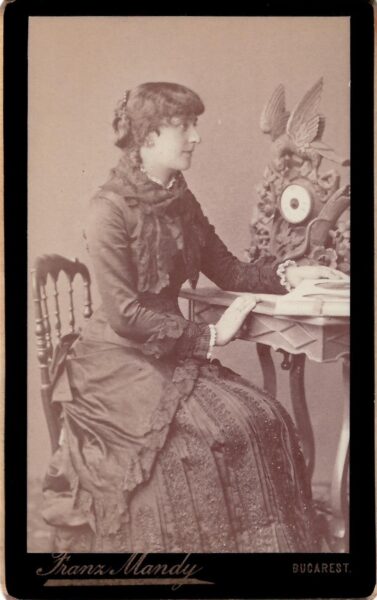 Portret de femeie, CDV Franz Mandy