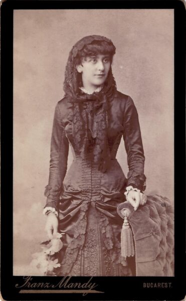 Portret de femeie, CDV Franz Mandy