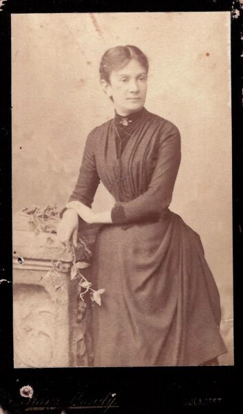 Portret de femeie, CDV Franz Mandy