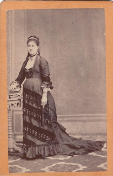 Portret de tânără cdv